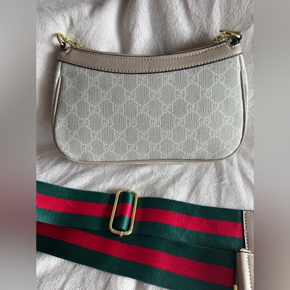 Gucci Beige Monogram Shoulder Bag with Green & Red Web Strap - Picture 4 of 9